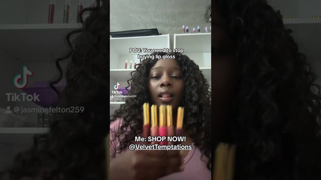 It’s a game changer! Super moisturizing, non-sticky, high shine✨💋 