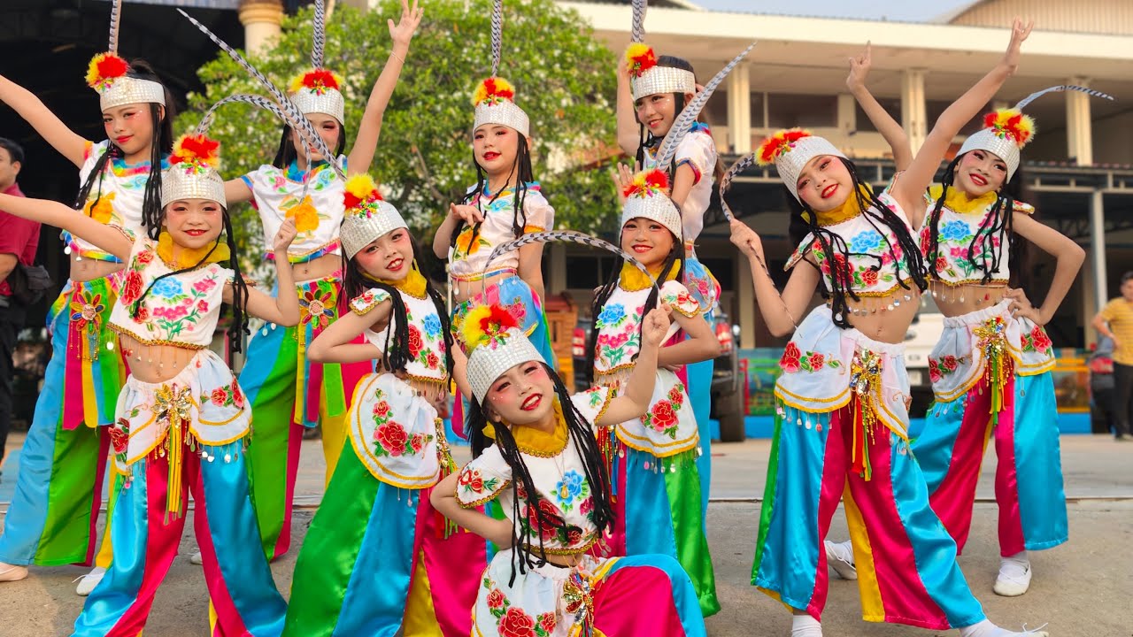 《俏花旦》公立健华学校小学生舞蹈 การแสดงโรงเรียนเจี้ยนหัว งานประเพณีแห่ธงฉลองเทศกาลตรุษจีน เทศบาลตำบลบางหลวง 2569