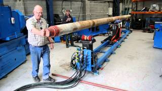 Drill Pipe loader turning pipe