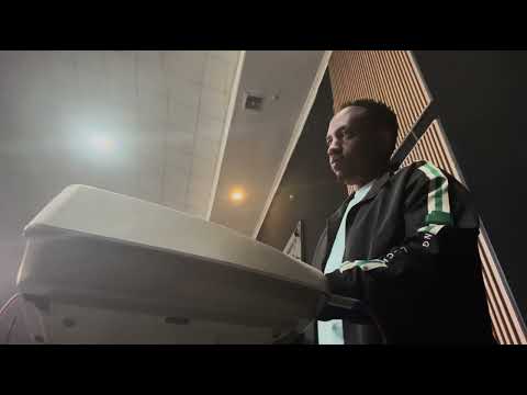 LIVE SESSION __ OLIVER THE SINGER 