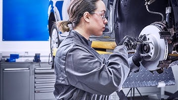 [EN] How to replace front discs and brake pads | Masters of Motion