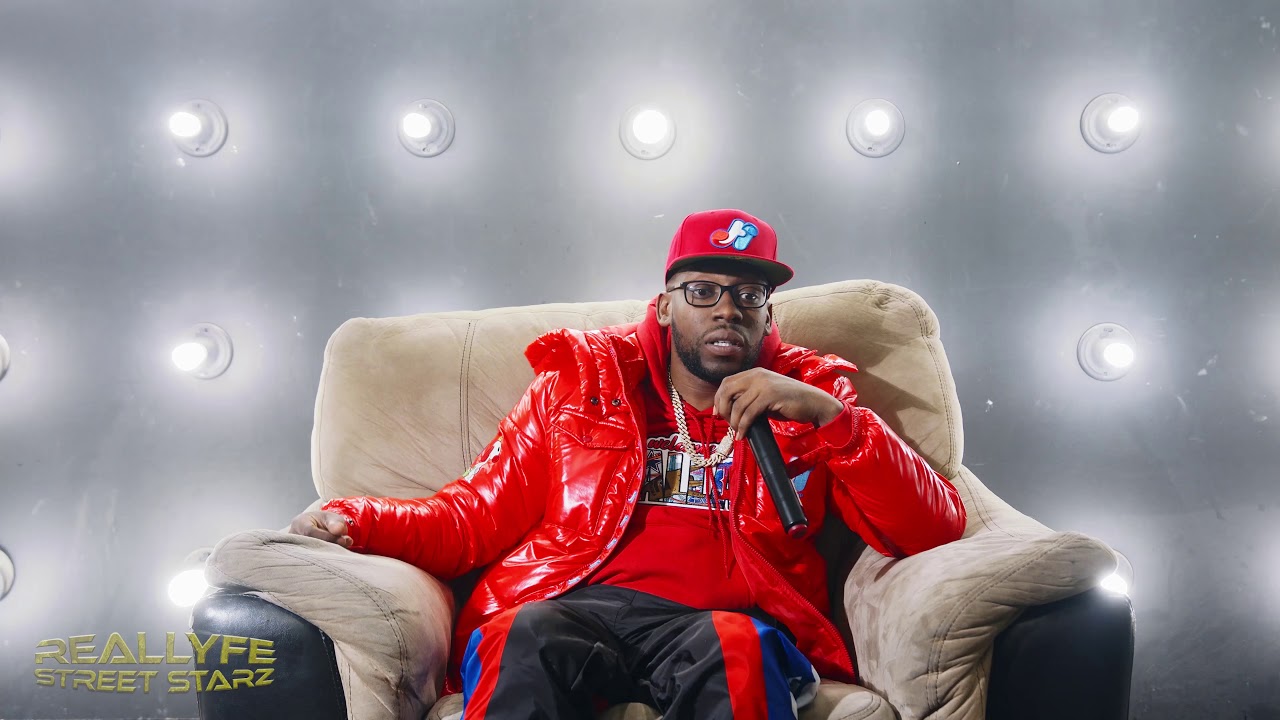 Mr. Hit Dat on V-Live turn up, Cardi B & Kash Doll paying him tip out, Drake & Meek following him