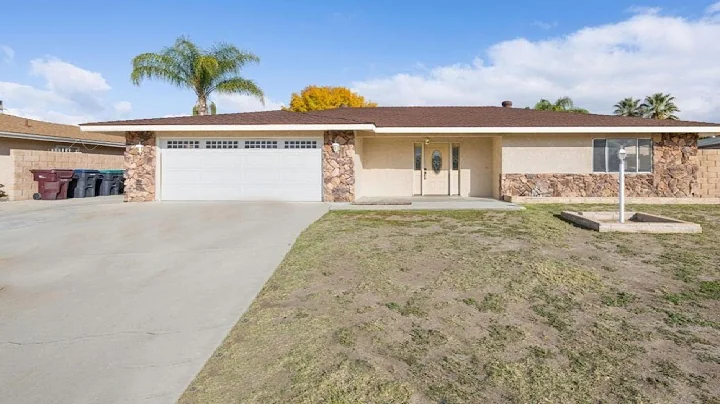 43126 Sandy Ct, Hemet, ca Presented by Tyler Mezza...