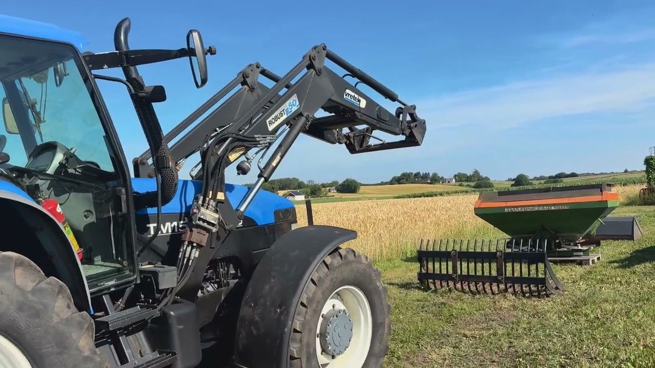 Traktor NEW HOLLNAD TM 150 4WD