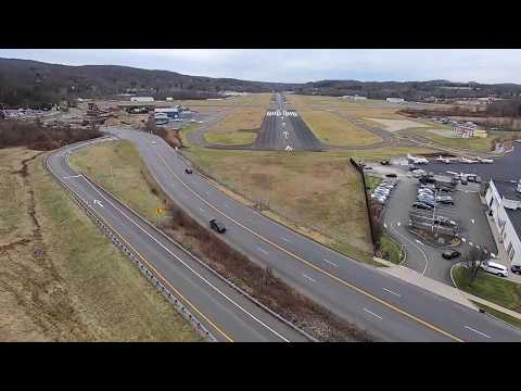 Landing at Danbury CT (KDXR) Rwy 26