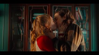 Lake and Lucy Kiss- Love Victor 3x01