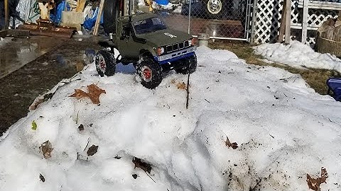 WPL C24/C14/B16 Driving in the snow.
