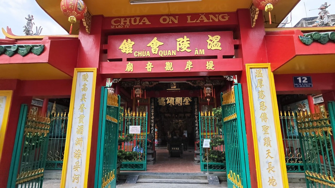 Exploring Quan Am Temple: Saigon’s Historic Chinatown Pagoda – Video