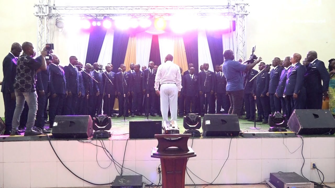 IEBA-CORO A LUZ DO MUNDO CELEBRA 44 ANOS DE EXISTÊNCIA