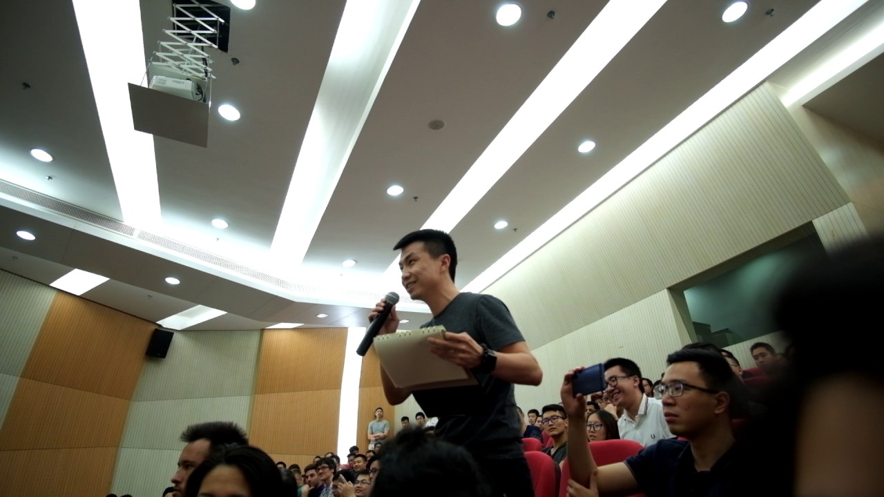 Vitalik Buterin on EOS - Ethereum Shenzhen Keynote Q&A 1/3 - YouTube