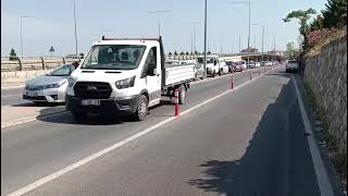 Kaldırım mı? Engelli yolu mu? Otopark yeri mi? Kaldırım mı? Engelli yolu mu? Otopark yeri mi?