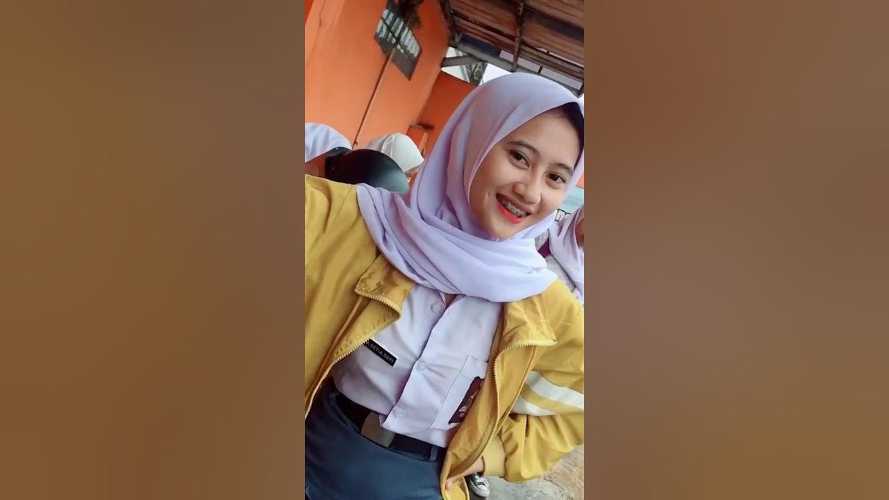 Jilbab SMA buka kancing - YouTube