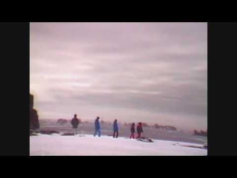 Watch the video for Cancion del sur