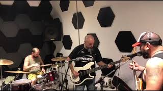 Ensayo Mr. Spyke , tema , Forastero