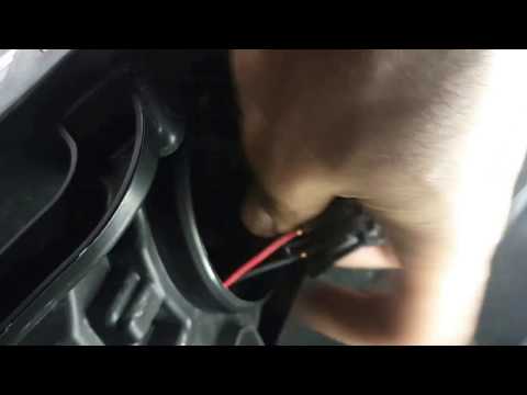 How to replace headlight H7 bulb – Peugeot 5008