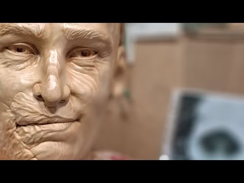Живой...
