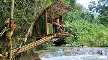 Building a house on the river creates a cool shelter for 7 days with bamboo