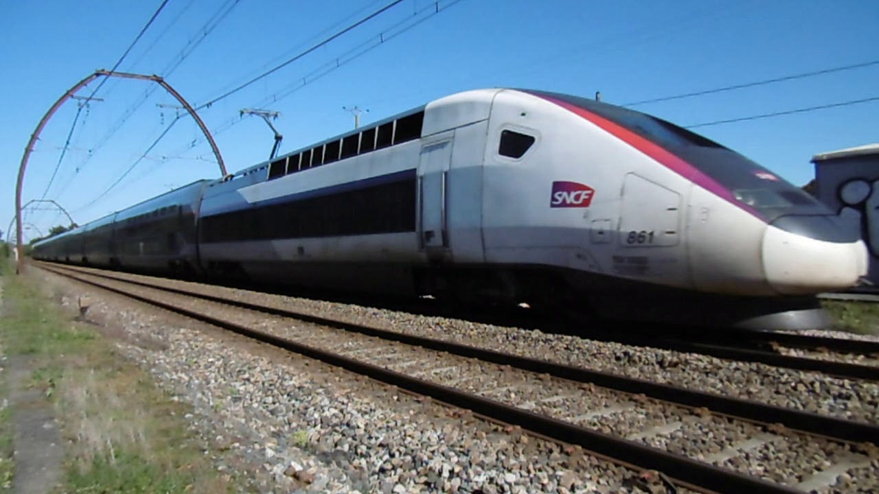 Train sur la ligne Dax-Bayonne (Mées) - YouTube