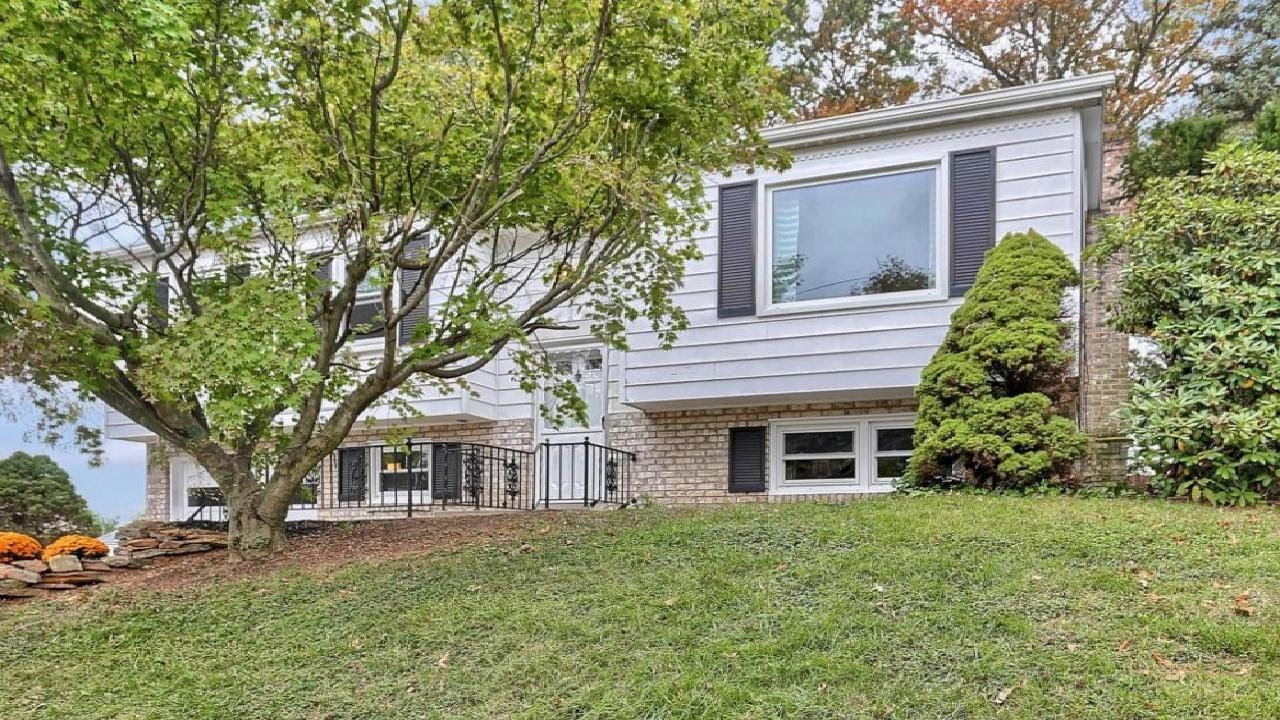 2425 CHURCH ROAD, YORK, PA Presented by Anne Stough Real Estate Team