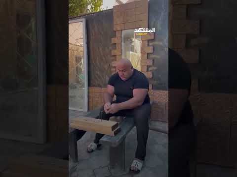حو ل يديه إلى مطرقة رجل تركي ي ذهل الناس بقدرته على طرق الفولاذ بيديه العاريتين