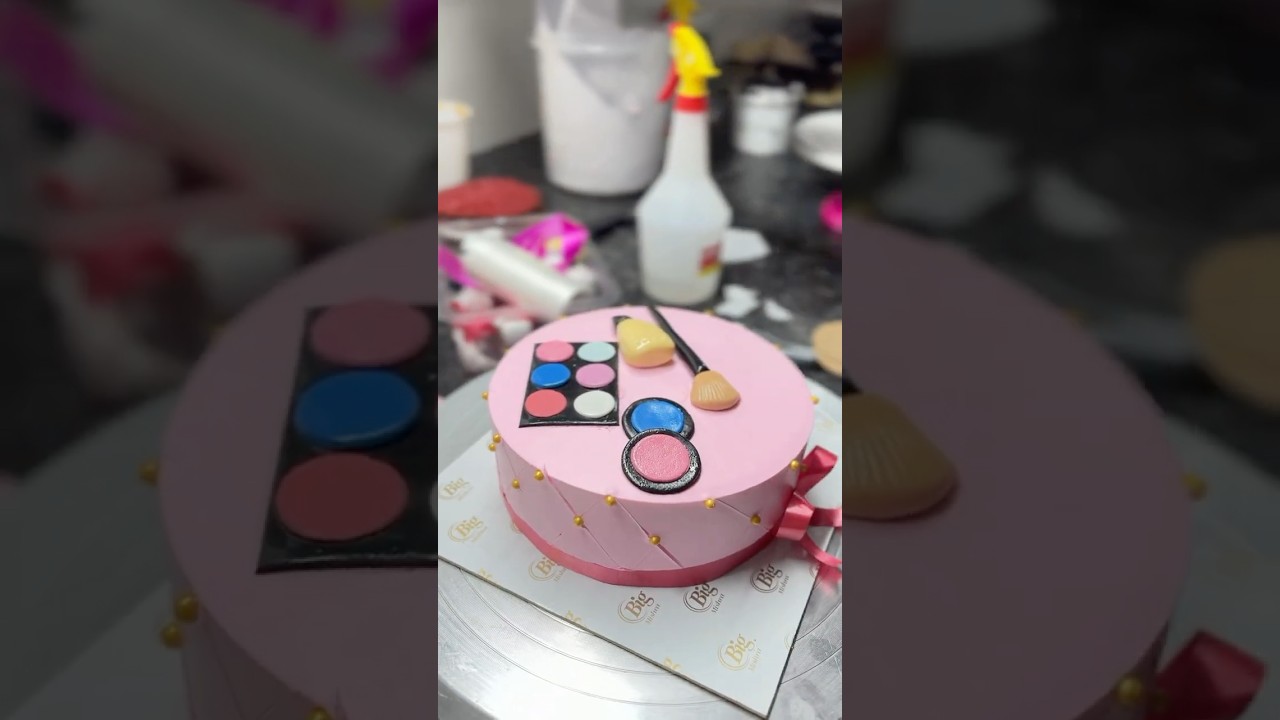 Girls Makeup kit cake  