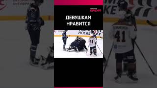 Очередной бой на льду. Отношение выясняли Макар Голиков и Павел Ковальчук в чемпионате ВХЛ