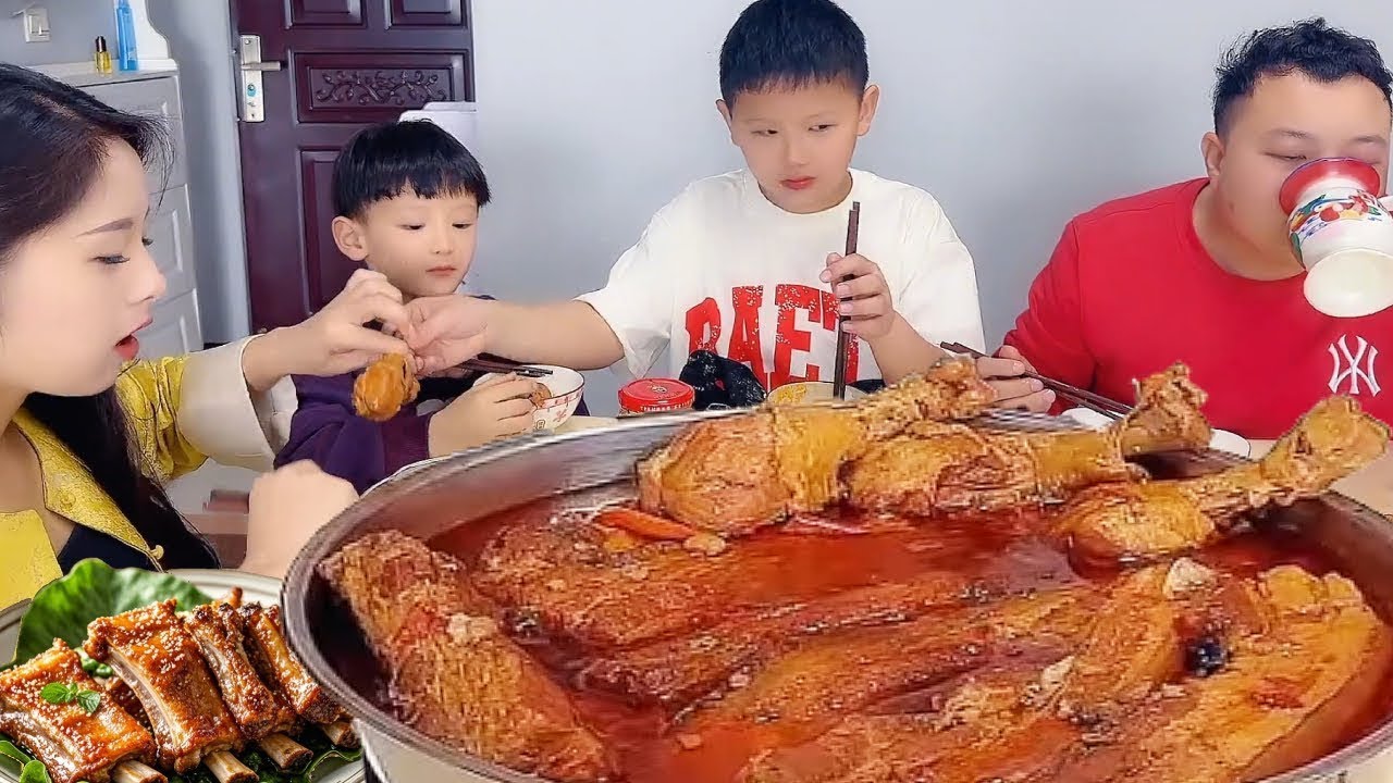 My stingy husband didn't let me eat braised pork, but my son helped me