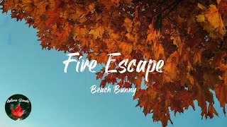 Miniatura de "Beach Bunny - Fire Escape (Lyric video)"