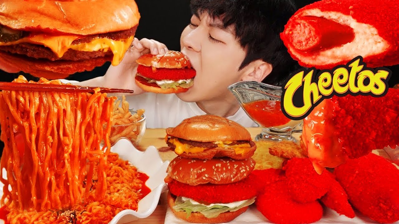 ⁣ASMR MUKBANG | 직접 만든 치즈 불닭볶음면 & 치토스 햄버거 핫도그 치킨 먹방 & 레시피 FIRE NOODLES AND CHEETOS EATING