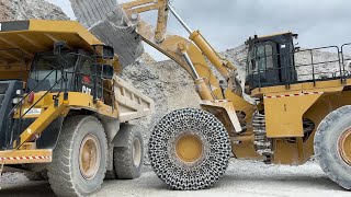Caterpillar 992K Wheel Loader Loading Caterpillar 777F Dumpers - Interkat SA - 4k