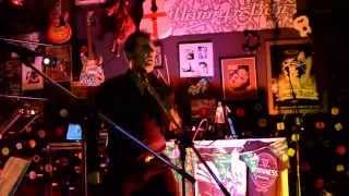 Gary Shires - Can't Help Falling In Love Cover Live @ Harry's Bar in Hinckley, UK