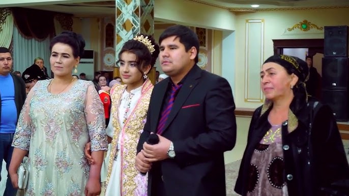 Yashirin kamera hojatxonadagi qizlarga josuslik qiladi Anal Adventures ni onlayn tomosha qiling