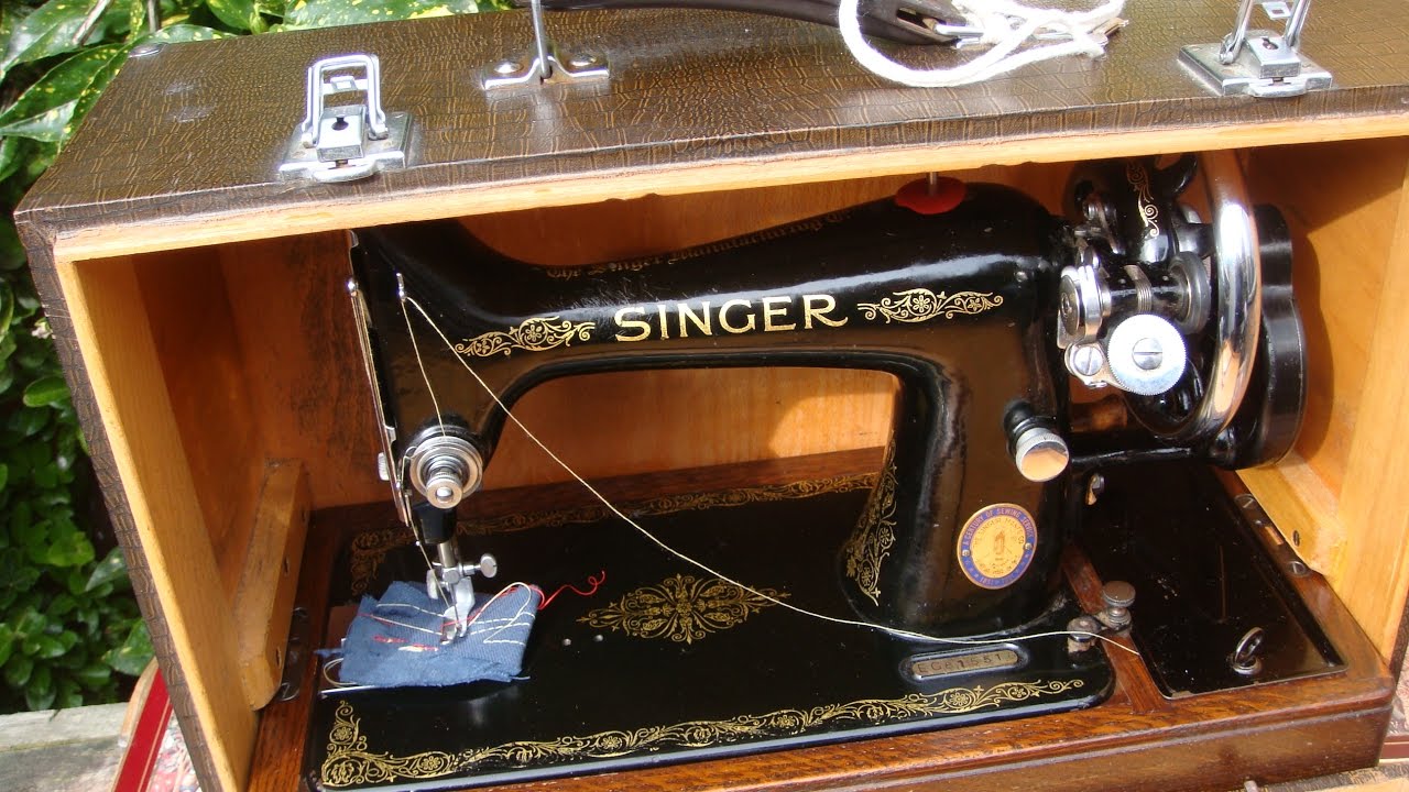Old Vintage Antique Hand Crank Singer Sewing Machine Model 99K 1954