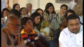 Bulleshah Kafi Bhairavi by Meeta Pandit - In the august presence of Morari Bapu
