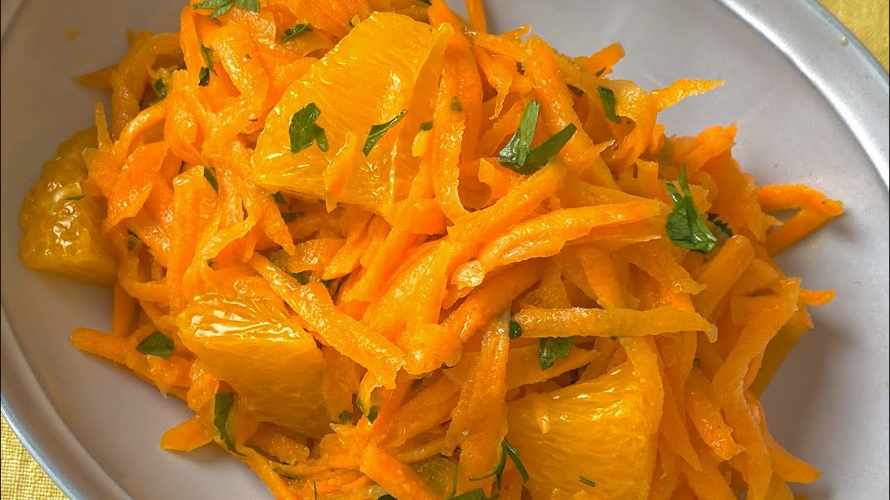 手軽に華やか！彩りが栄養と元気をくれるサラダ【キャロットラペ】