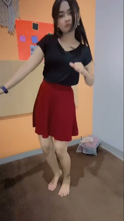 goyang imut cewek bertato