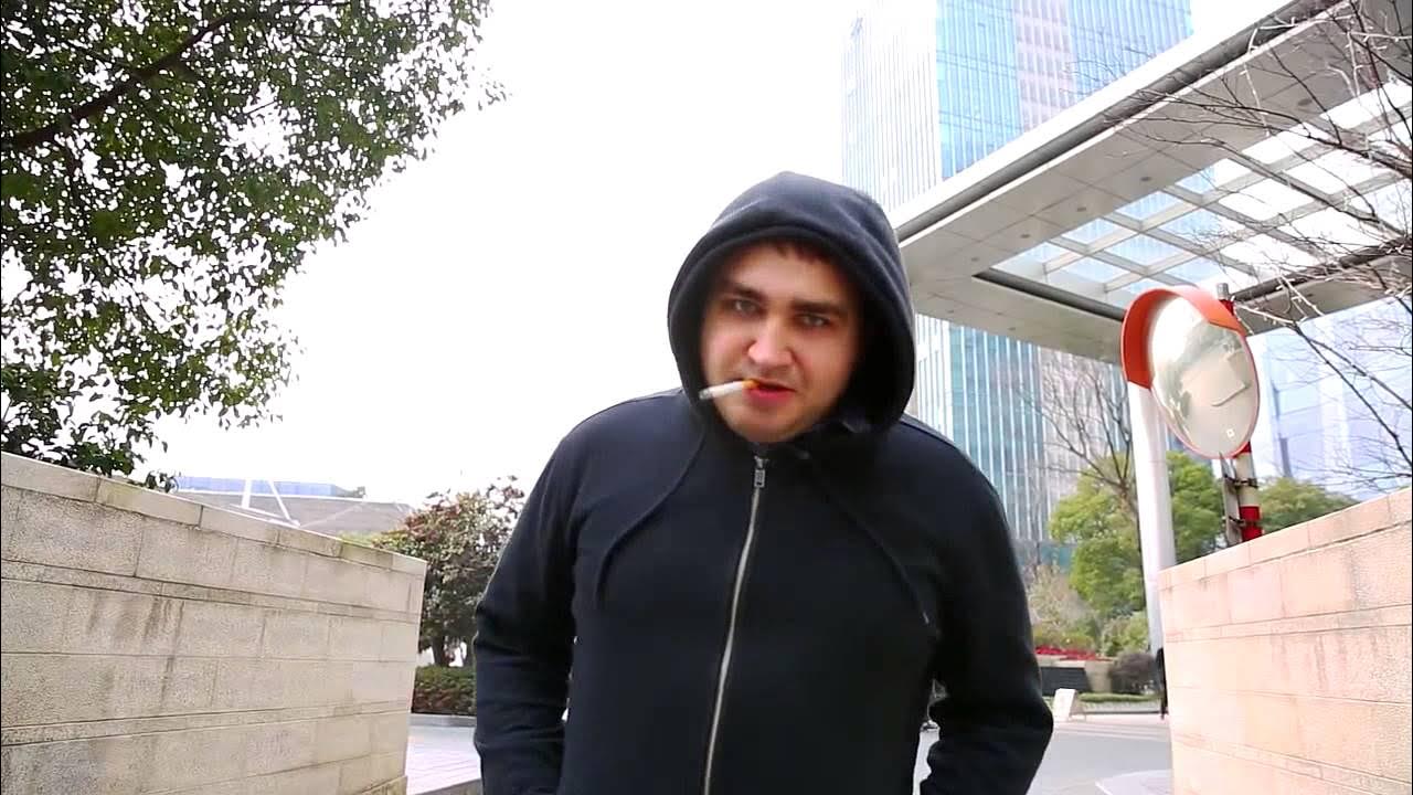 Епта видео. Мем ку-ку ептэ. Певцов на париж. Епта видео. Девушка из бонжур епта.