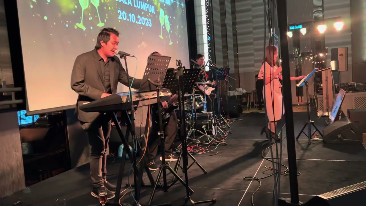 Caliente Fullband with Sound and lighting package