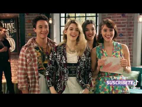 descendants - Dove Cameron and Sofia Carson in Soy Luna singing