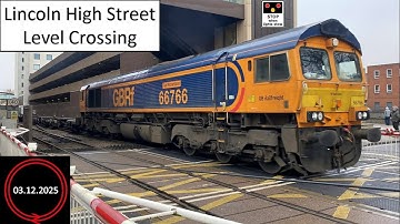 Christmas with EWS Trains (Episode 3) - Lincoln High Street LC with @faberoony90 - 03.12.2025