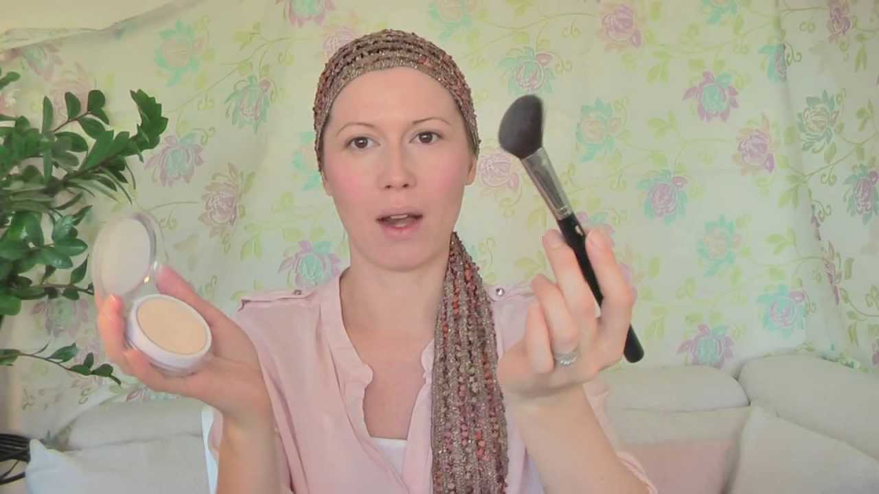 Stavljanje tecnog pudera za svaki dan / Kako se stavlja tecni puder da izgleda prirodno