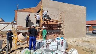 فيديو خاص بالمسجد الذي يتم بناءه في قرية باسبانيا