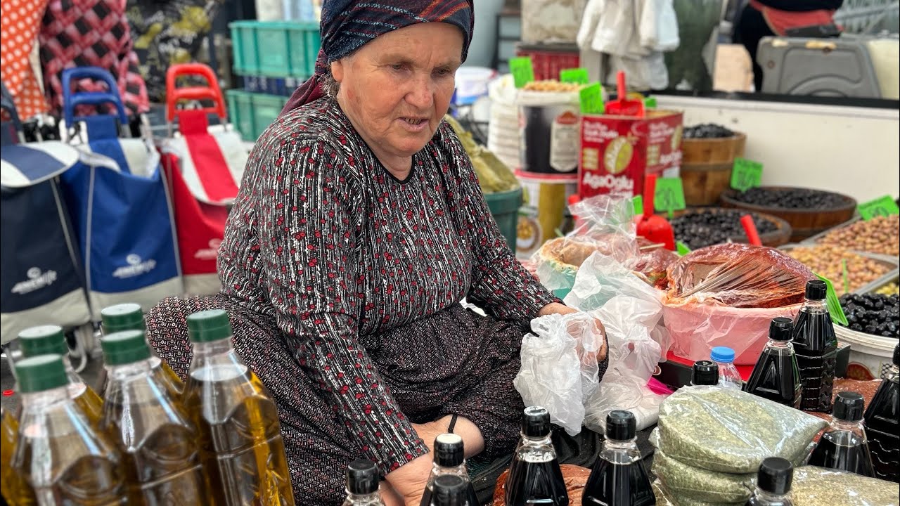 Как местные жители делают покупки на самом большом уличном рынке Стамбула! ЦЕНЫ 2023