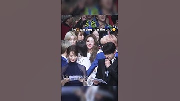 Respect for the girl😍 she maintaining distance🥰💜 with taehyung🐻#taehyung #shorts