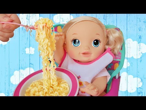 Кукла Пупсик Беби Элайв Соня Кушает. Готовим лапшу. Открываем Киндер Сюрприз Зырики ТВ