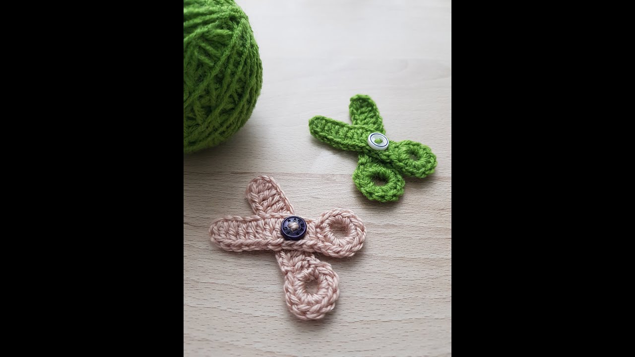 Crochet puppet scissors