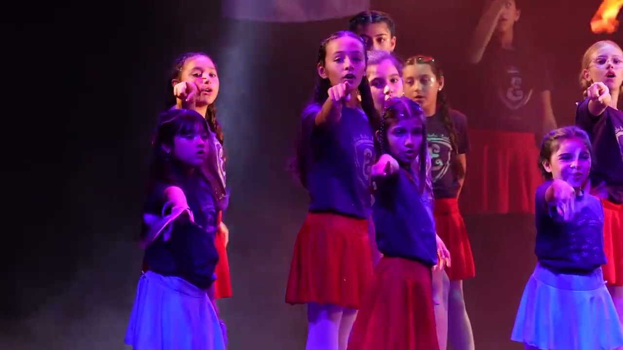 Crucemos el umbral  - Encantarte  por  Siempre  Función  1 - 2025