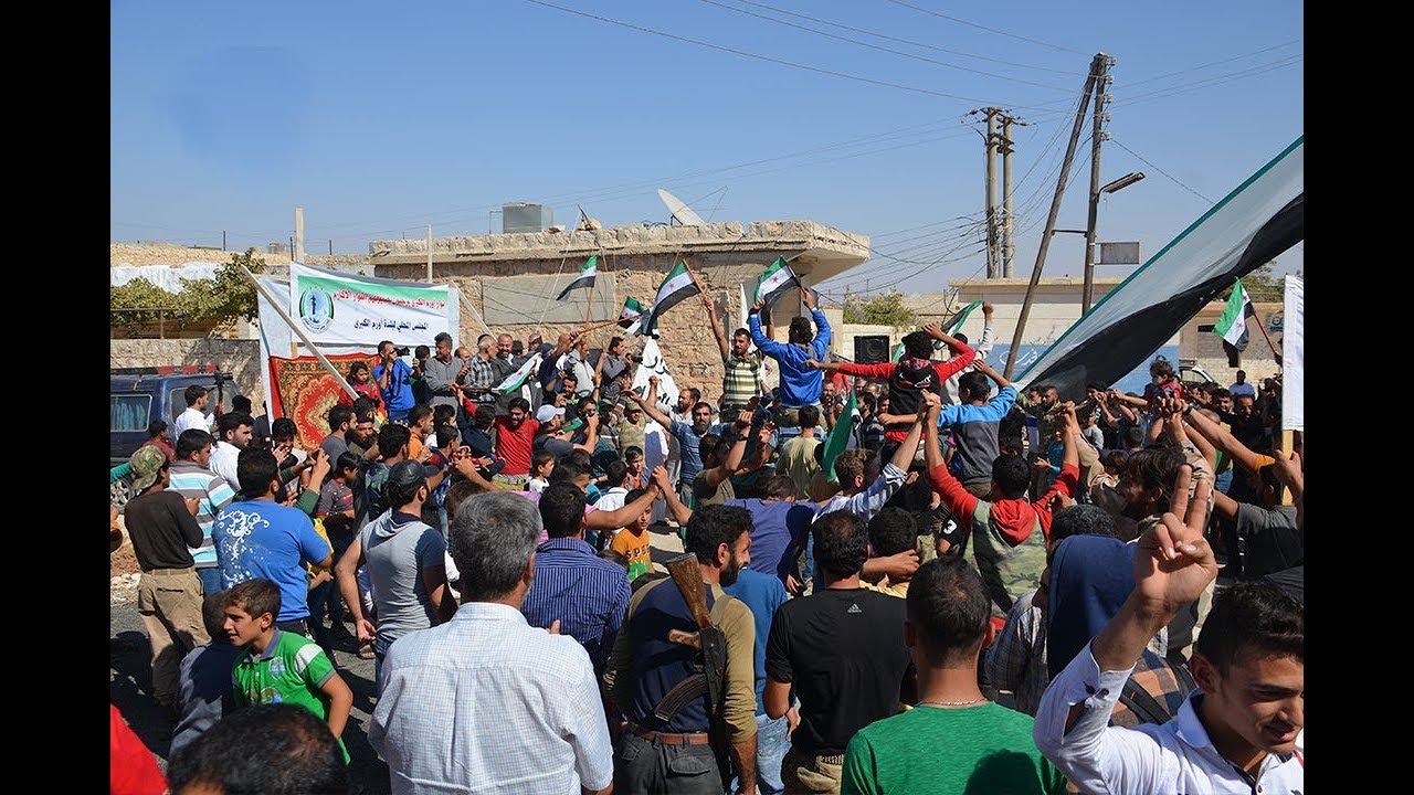 خروج مظاهرة لأهالي بلدة أورم بريف حلب الغربي تطالب بإسقاط النظام