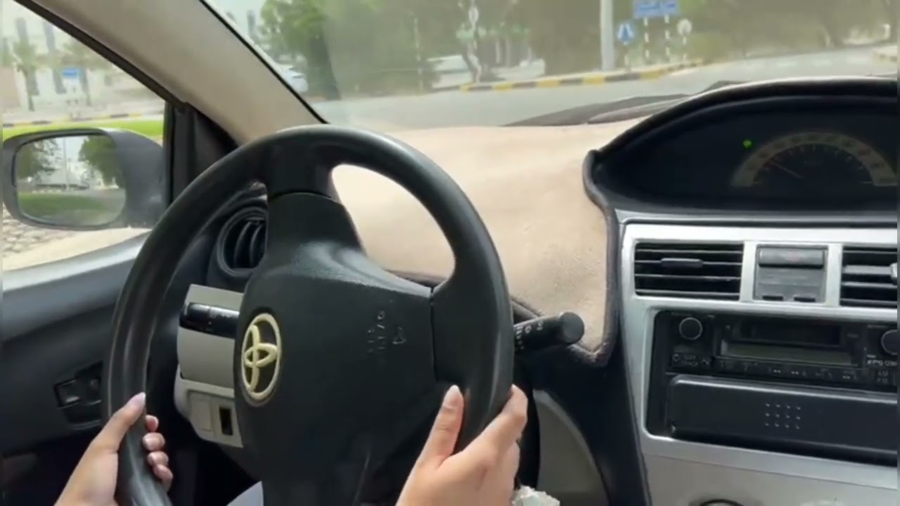 Enter and exit when using a roundabout Driving lessons