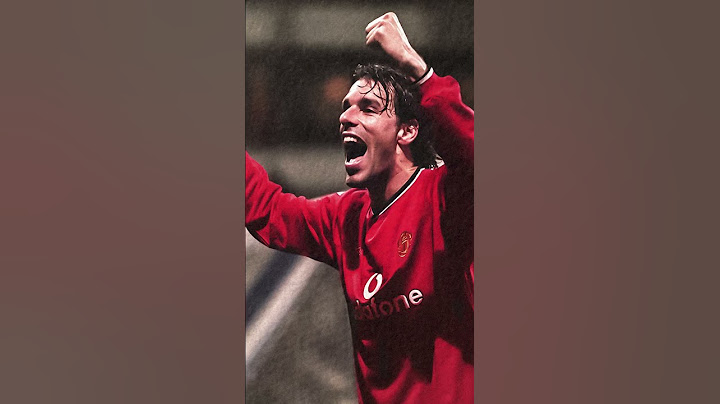 Manchester United legend Ruud van Nistlerooy sacked as Leicester City boss
